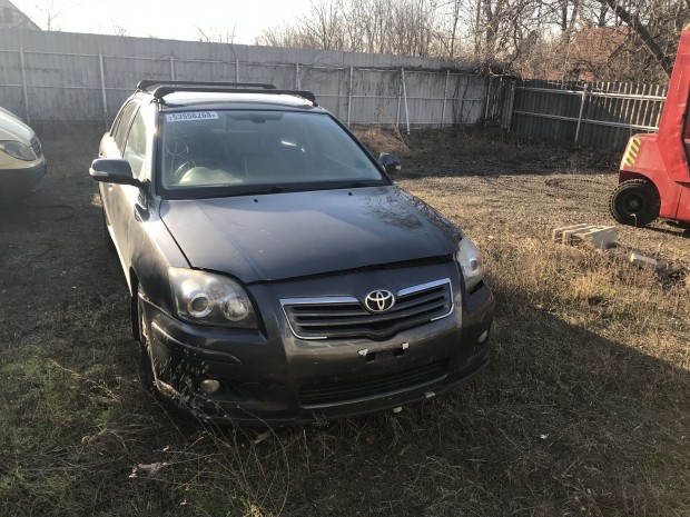 TOYOTA AVENSIS eladó