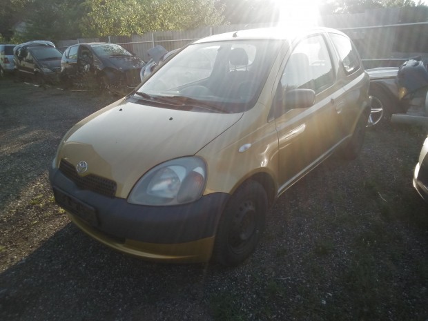 TOYOTA YARIS 1,0 16V BAL K, MANUAL elad