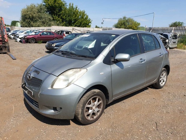 TOYOTA YARIS 1,3 BENZIN JOBB K, MANUAL elad�