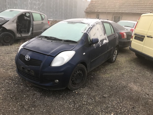 TOYOTA YARIS 1,3 JOBB K, MANUAL elad�