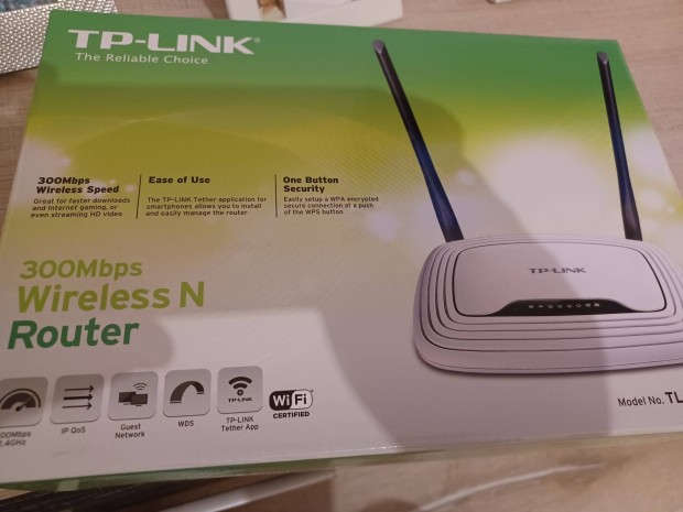 TP-Link Router j"