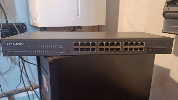 TP-Link T1600G-28TS Switch