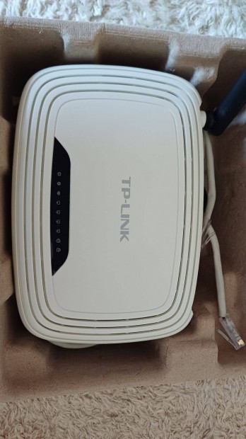 TP Link WR 740 wifi router elad