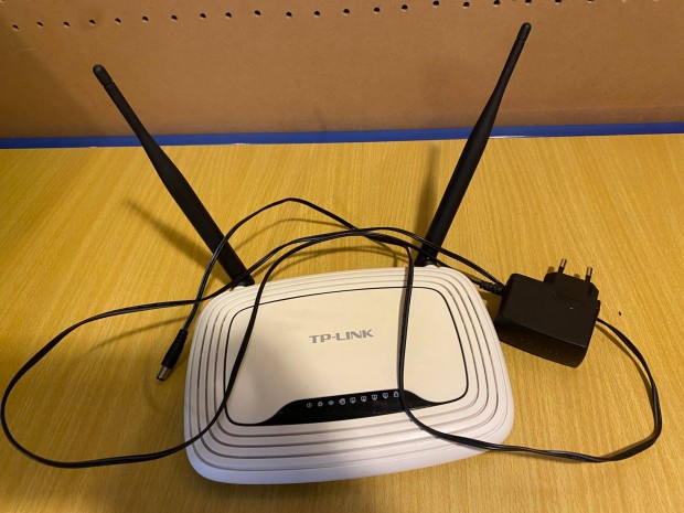 TP-Link WR-841N 4+1 portos Wifi router elad