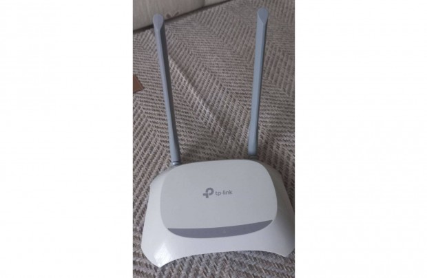 TP-Link model:TL-WR840N 300Mbps WI-FI Router,