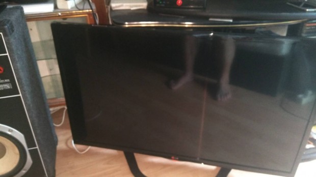 TV LED 100 cm J llapotban De Hibs  8 Ezer Ft 