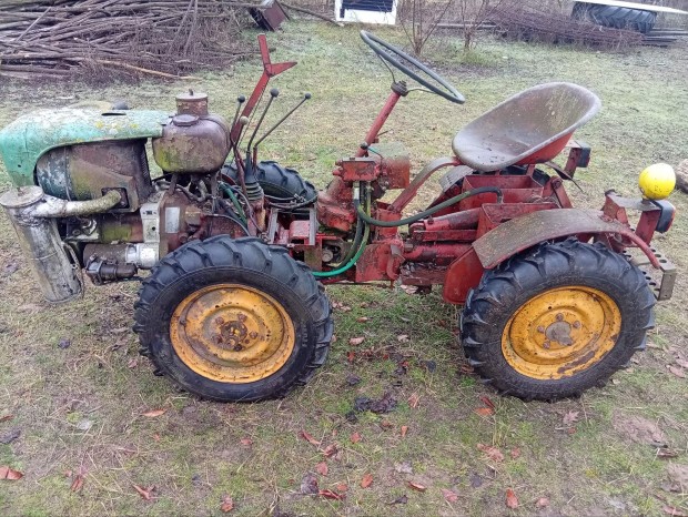 TZ4K 10 es kistraktor elad� 