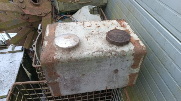 TZ4K R�ba 15 Bontott alkatr�szek tartoz�kok 