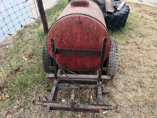 TZ4K traktor permetező pótkocsi