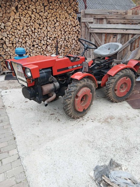 TZ-4K-14B kistraktor kivl llapotban