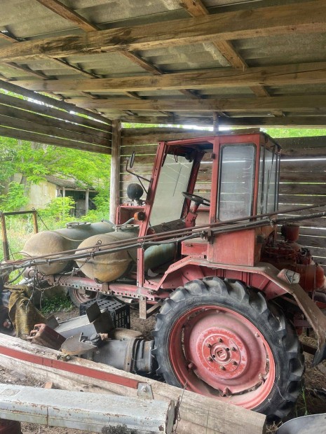 T-16M Traktor