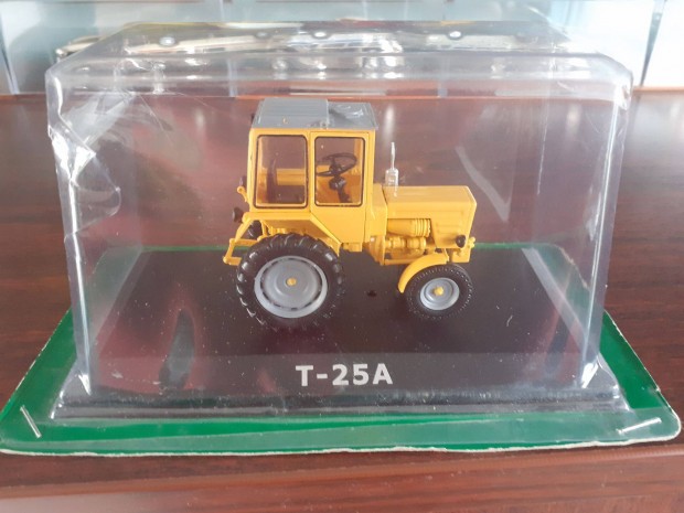 T 25-A sarga traktor kisauto modell 1/43 Elad