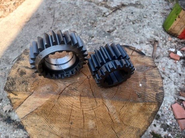 T-25 traktor terepv�lt� fogaskerekek.