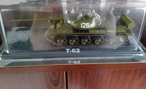 T 62 "Tanki dea" tank kisauto modell 1/43 Elad