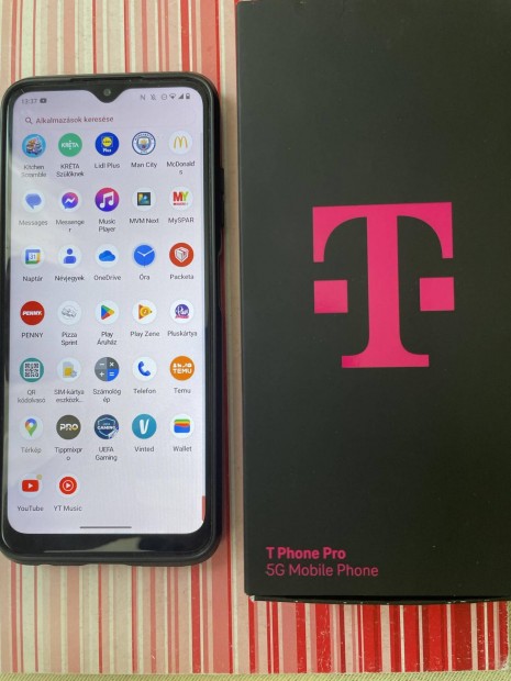 T Phone Pro 5 G 128 g elad dobozzal, tokkal 