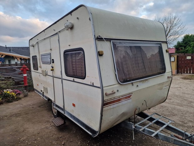 Tabbert 460 zuhanyzos lakokocsi telepitesre akar leszallitassal is