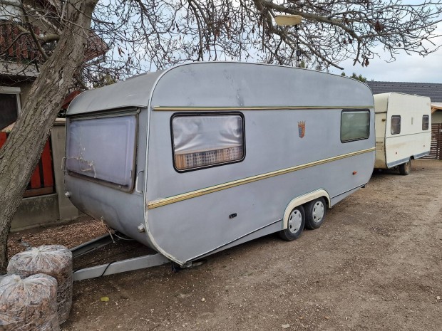 Tabbert 531 lakokocsi elstorral telepitsre akar leszlltssal is