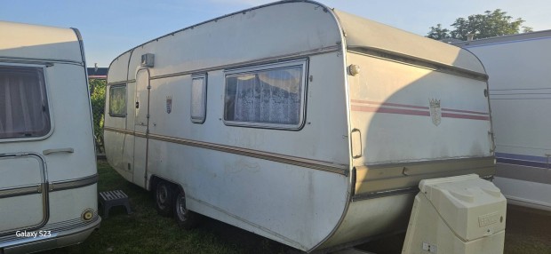 Tabbert 600 lakkocsi 