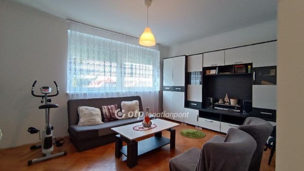 Tabi 68 nm-es lak�s elad�