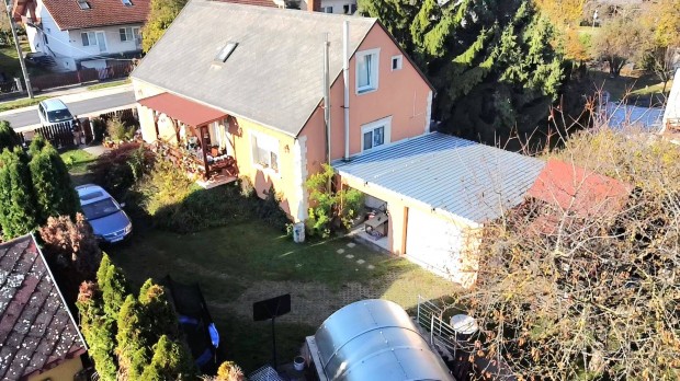 T�gas, k�tszintes csal�di h�z, 4 szoba, 2f�rd�, medence, gar�zs