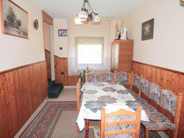 T�gas csal�di h�z Enyingen, 5szoba, 135m2