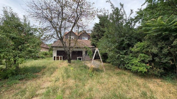 T�gas csal�di h�z Gesztelyben  k�tgener�ci�s otthonra,