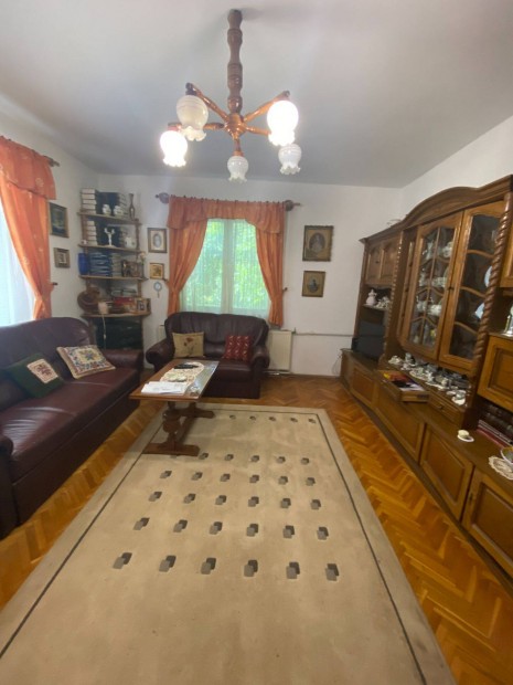 Tágas családi ház eladó Nyíregyházán, az Orosi út elején!