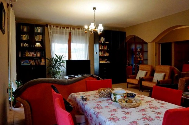 T�gas csal�di h�z hatalmas telekkel, csod�s panor�m�val B�kkaranyos