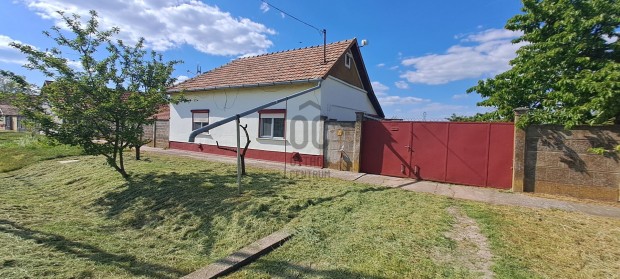Tágas családi otthon nyugodt környezetben - Királyhegyesen