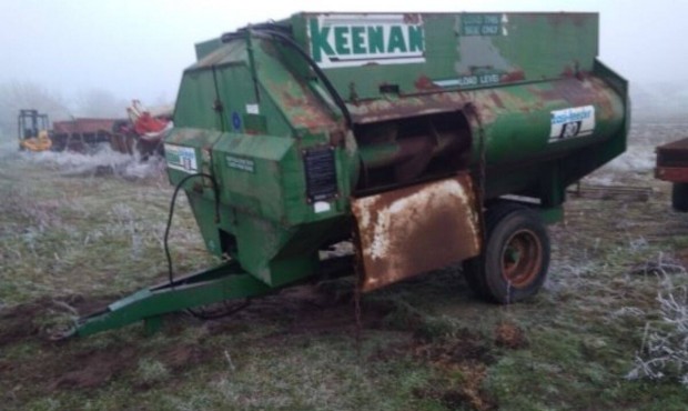 Takarmny kioszt s kever kocsi, blabont