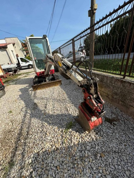 Takeuchi TB216 markol sok kanllal, Power tilt, gyorscsati