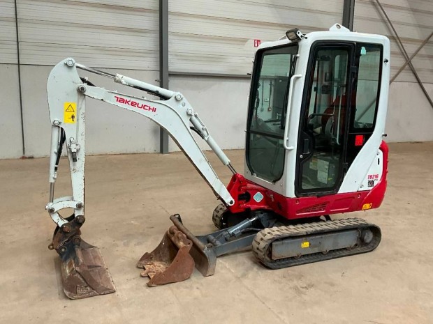 Takeuchi TB 216 / 2.632 üzemóra / Lízing 20%-tól