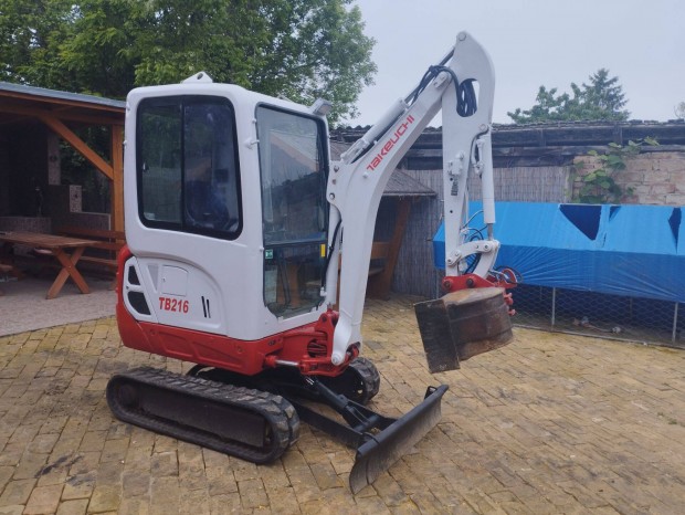 Takeuchi Tb216