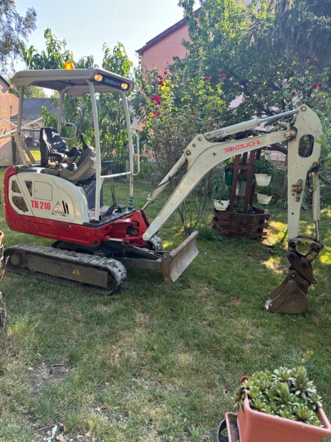 Takeuchi Tb 216