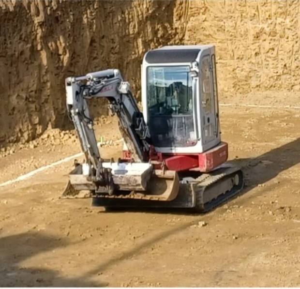 Takeuchi tb 138fr