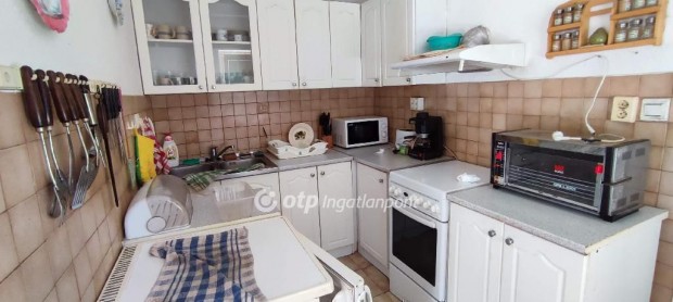 Taksonyi 110 nm-es h�z elad�