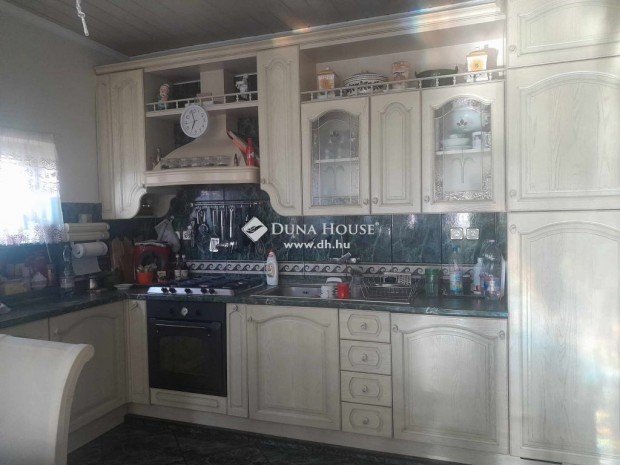 Taksonyi 210 nm-es h�z elad�