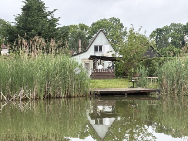 Taksonyi 75 nm-es h�z elad�