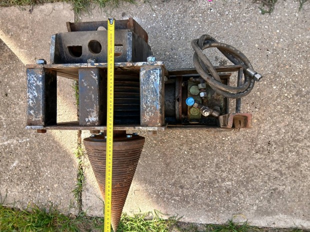 Talajf�r�/K�pos R�nkhasit�