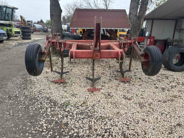 Talajlazt Ih 3 kses altalajlazt lazt