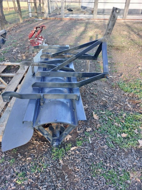 Talajmaró 220cm széles