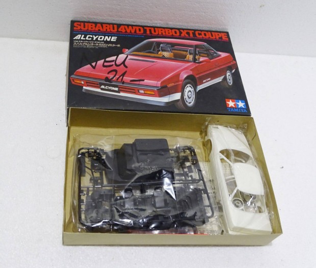 Tamiya Subaru Alcyone 4WD Turbo XT Coupe aut modell j bontatlan