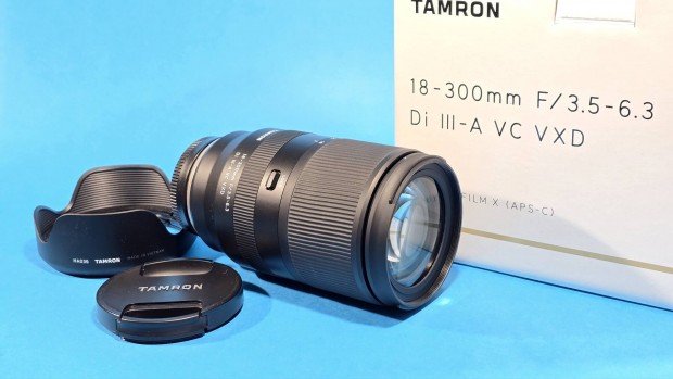 Tamron 18-300mm Di III-A VC vxd objektv fuji 18-300 