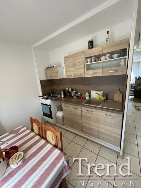 T�ncsics Mih�ly utc�ban 1,5 szob�s, j� �llapot� lak�s elad�!