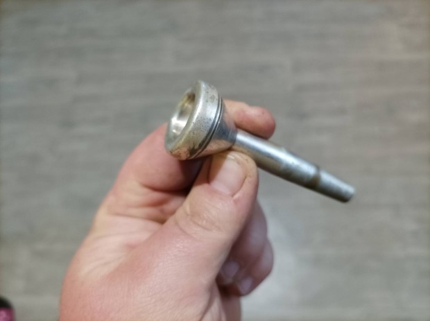 Tanuló "b" trombita tokkal együtt