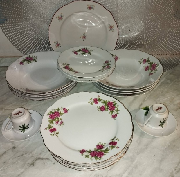 Tnyr kszlet, 24 db, porceln, kvs cssze,