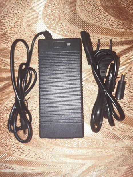 Tpegysg Akumultortlt elektromos rollerhez