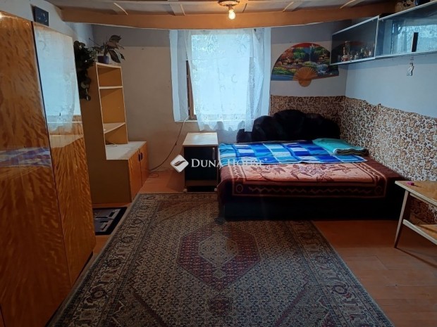 T�pi�bicskei elad� 54 nm-es h�z