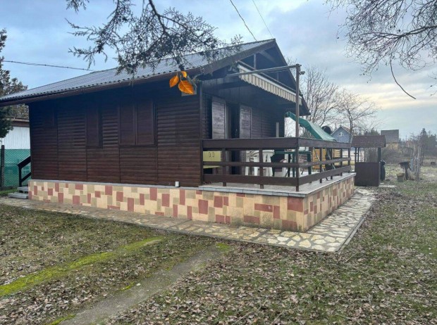 T�pi�szentm�rtonban fah�zas nyaral� elad�