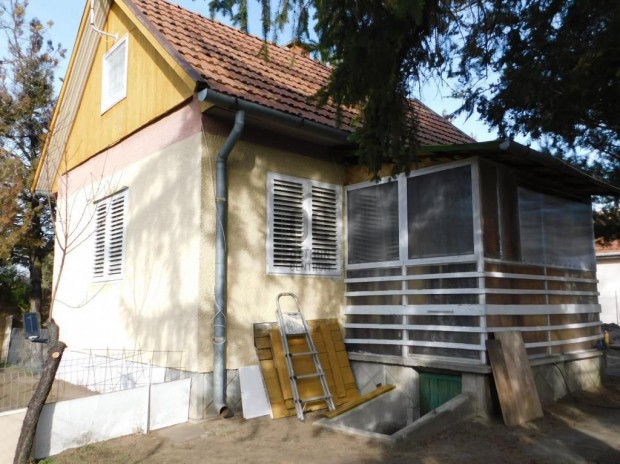 T�pi�szentm�rtoni elad� 30 nm-es h�z